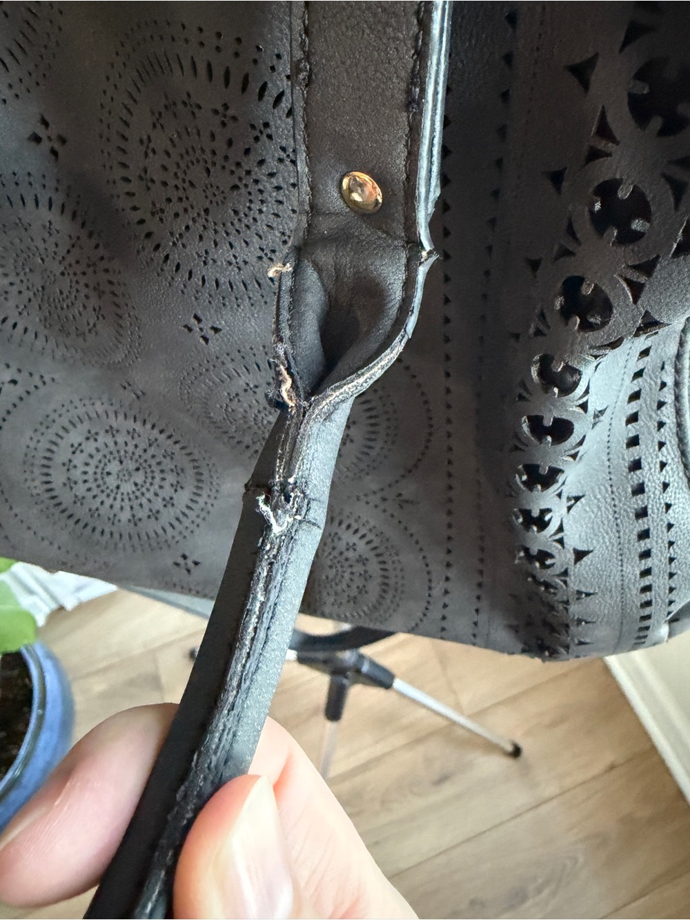 Gorgeous free people Logan vegan laser cut tote - Picture 11 of 12